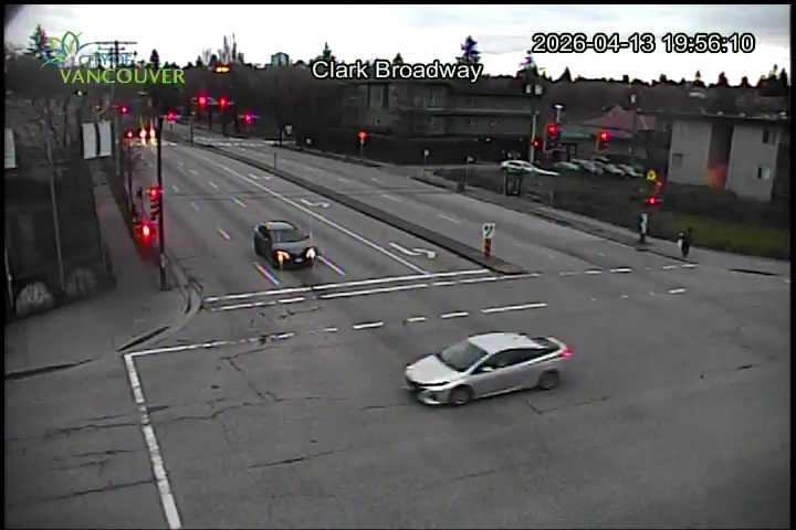 Clark Dr & E Broadway - S