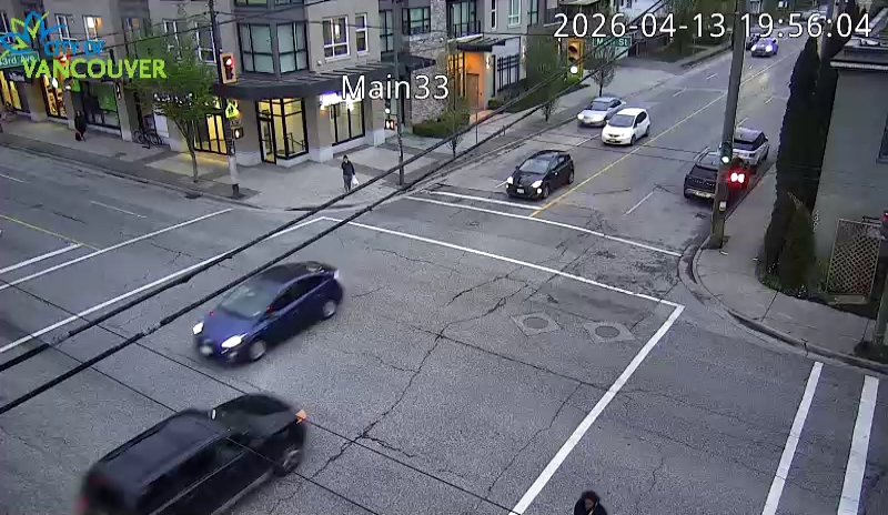 Main St & E 33rd Ave - E