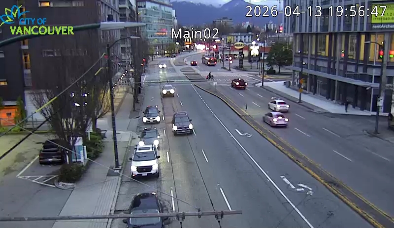 Main St & E 2nd Ave - N