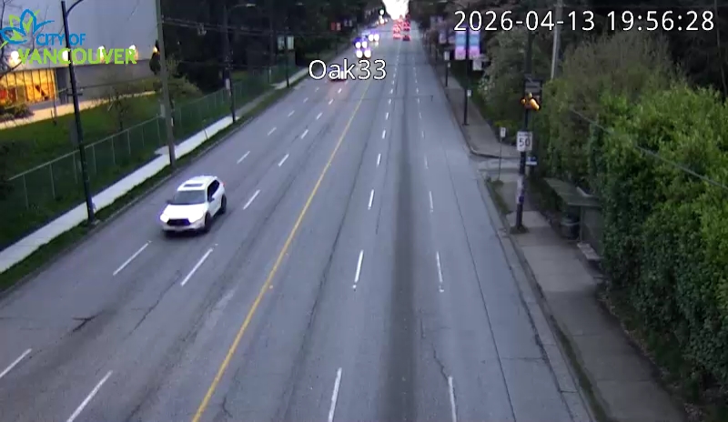 Oak St & W 33rd Ave - S