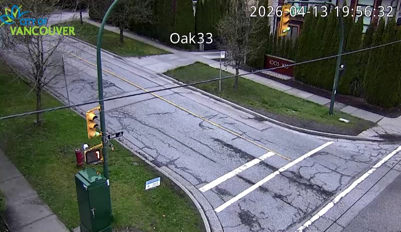 Oak St & W 33rd Ave - W