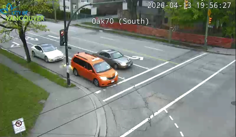 Oak St & W 70th Ave - W